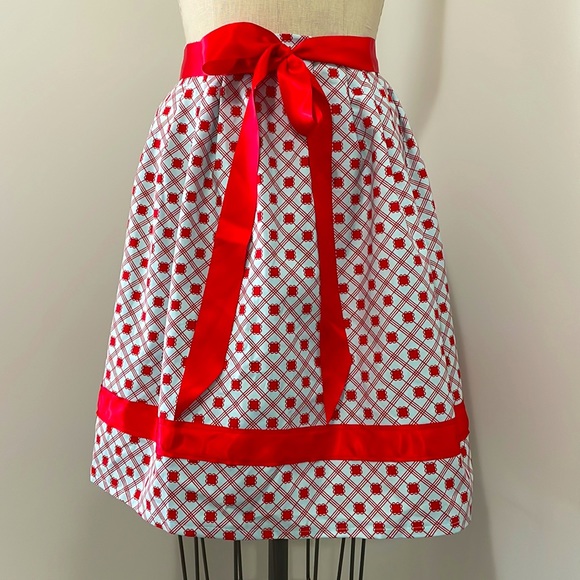 Apron - Picture 2 of 5